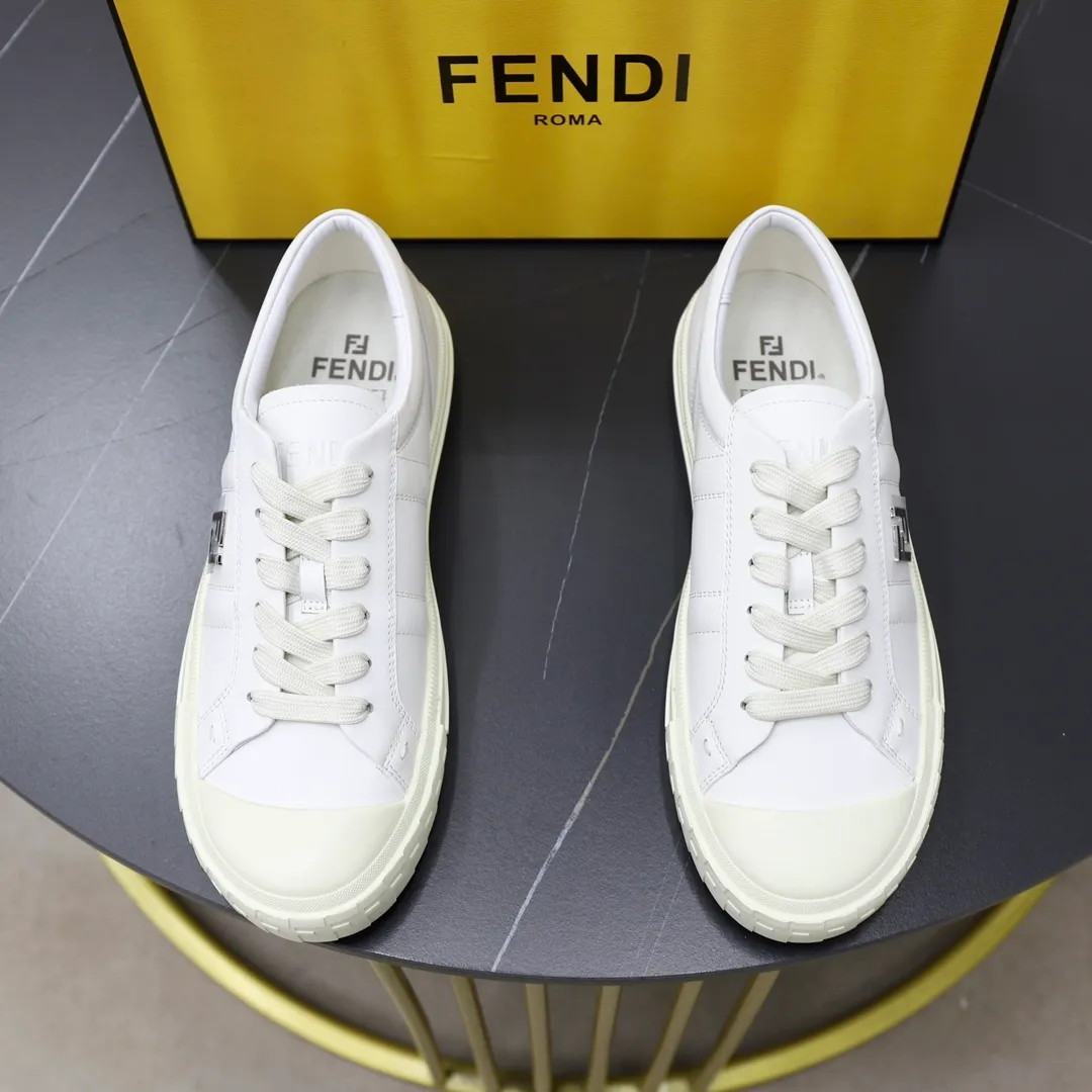 Factory price: 580💰Original order (couple model) Brand: FENDI Fendi🙅‍♂️🙅‍♂️🙅‍♂️ Size: Female 35–40, Male 39-44 (45 can be customized) Grade: Official website genuine Material: Imported original cowhide upper Original comfortable lining TPU wear-resistant lightweight outsole Style category: Loafers New trendy shoes color: actual picture color